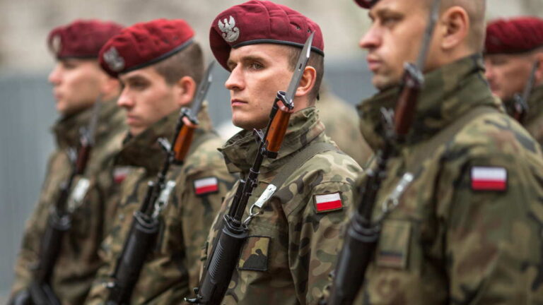 У Польщі зростає підтримка відправки військ до України, – ЗМІ