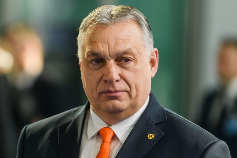 Орбан проти, аби Україна била по РФ зброєю Заходу – боїться наслідків