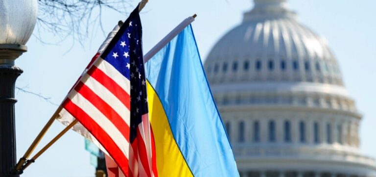 Дональд Трамп заморозив допомогу для України на 3 місяці: чому і що тепер буде