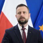 Міністр оборони Польщі закликав повернути українців призовного віку додому