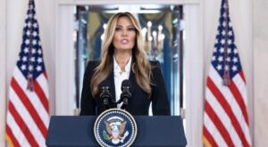 Меланія Трамп повідомила про нове повернення дітей до родин