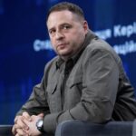ВАКС дозволив Андрію Єрмаку не носити електронний браслет